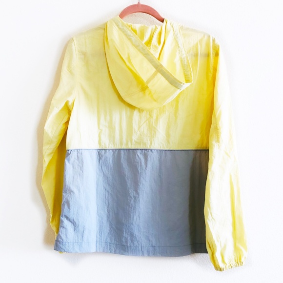 NWT! Nordstrom Hooded Windbreaker Activewear - Picture 3 of 5